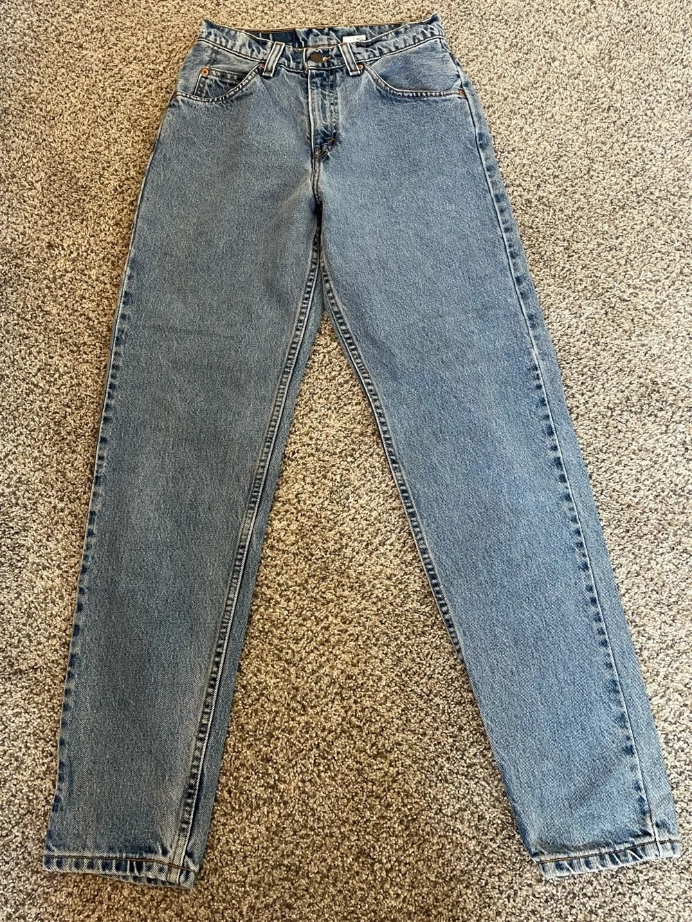 Vintage 962 Women’s Levi’s More Relaxed Fit Tapered Leg 100% Cotton Denim Jeans